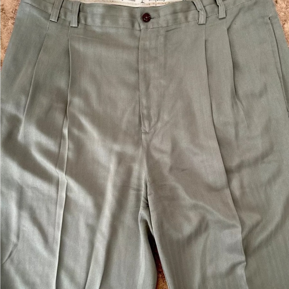 Tommy Bahama Men's Size 36 Olive Green 100% Silk Pleated Slacks Pants